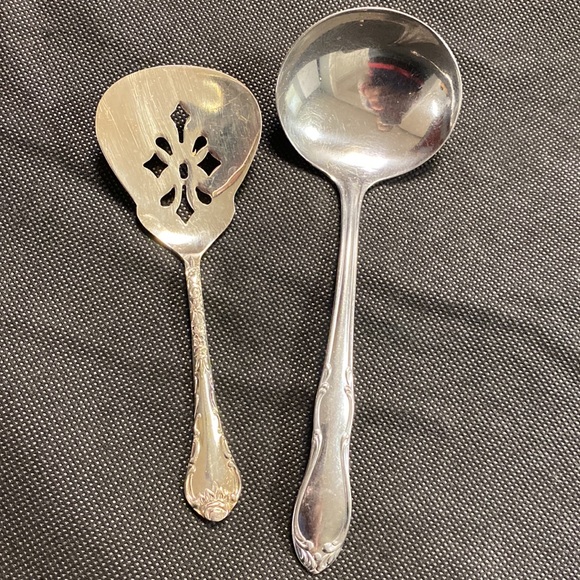 Lot of 2 - Masterpiece silver plated Japan serving spoon & misc piece - Picture 8 of 10